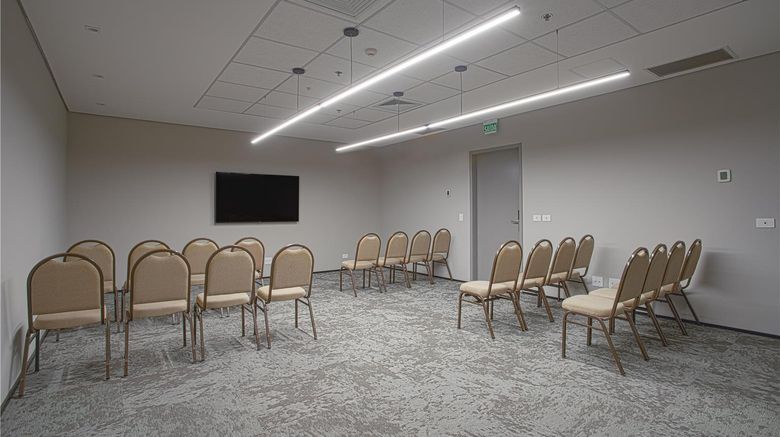 <b>Qoya Hotel Curitiba-Curio Coll by Hilton Meeting</b>. Images powered by <a href="https://iceportal.shijigroup.com/" title="IcePortal" target="_blank">IcePortal</a>.