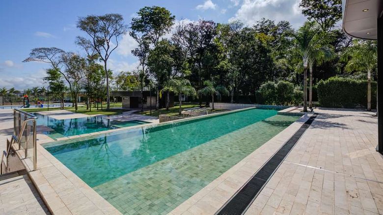 <b>DoubleTree by Hilton Foz do Iguacu Pool</b>. Images powered by <a href="https://iceportal.shijigroup.com/" title="IcePortal" target="_blank">IcePortal</a>.