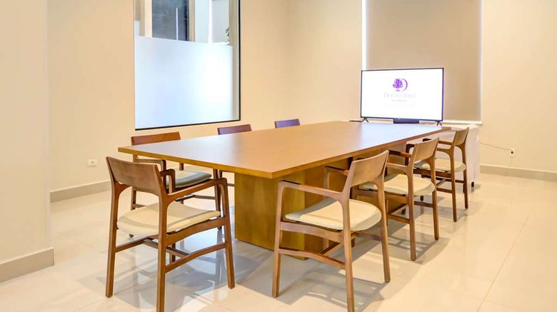 <b>DoubleTree by Hilton Foz do Iguacu Meeting</b>. Images powered by <a href="https://iceportal.shijigroup.com/" title="IcePortal" target="_blank">IcePortal</a>.