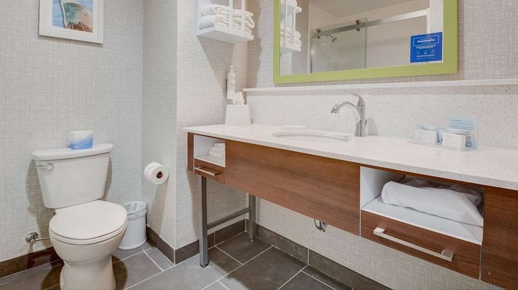 Hampton Inn and Suites Ark Encounter Room