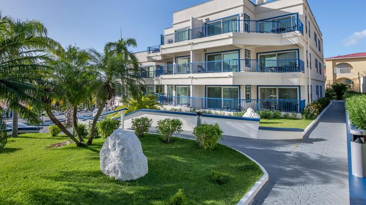 Hilton Vacation Club Flamingo Beach Exterior