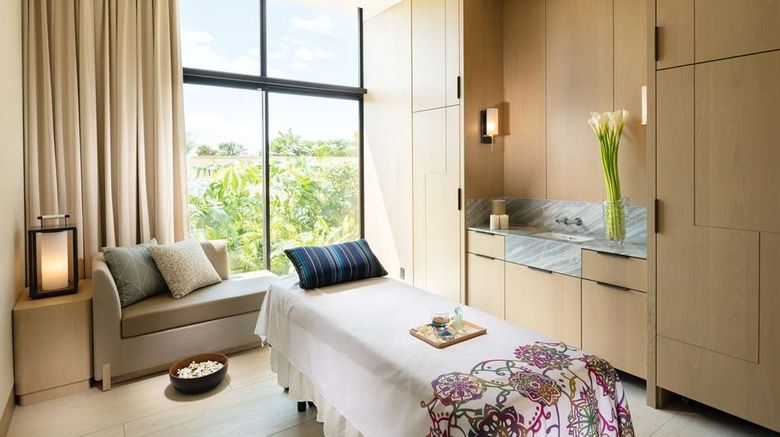 <b>Hilton Okinawa Miyako Island Resort Recreation</b>. Images powered by <a href="https://iceportal.shijigroup.com/" title="IcePortal" target="_blank">IcePortal</a>.