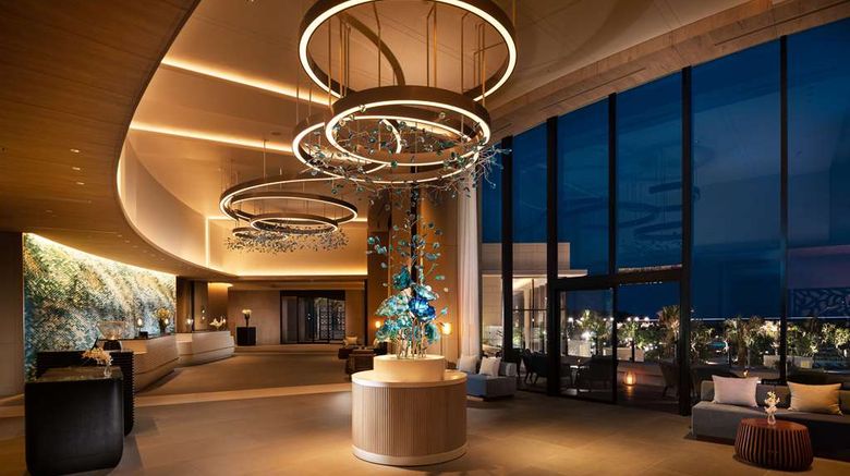 <b>Hilton Okinawa Miyako Island Resort Lobby</b>. Images powered by <a href="https://iceportal.shijigroup.com/" title="IcePortal" target="_blank">IcePortal</a>.