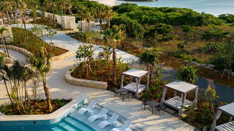 <b>Hilton Okinawa Miyako Island Resort Pool</b>. Images powered by <a href="https://iceportal.shijigroup.com/" title="IcePortal" target="_blank">IcePortal</a>.