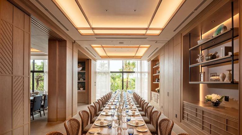 <b>Hilton Okinawa Miyako Island Resort Restaurant</b>. Images powered by <a href="https://iceportal.shijigroup.com/" title="IcePortal" target="_blank">IcePortal</a>.