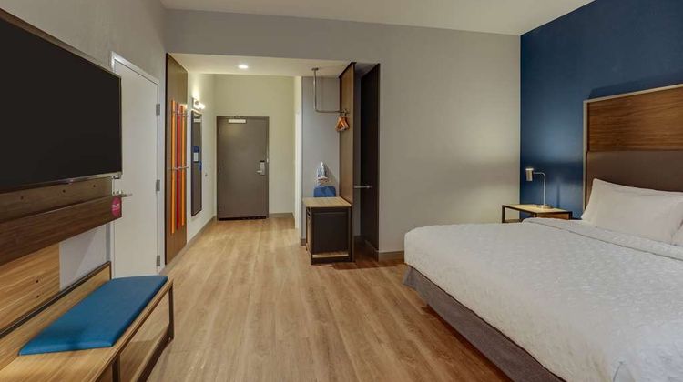 Tru by Hilton Raleigh Garner Room