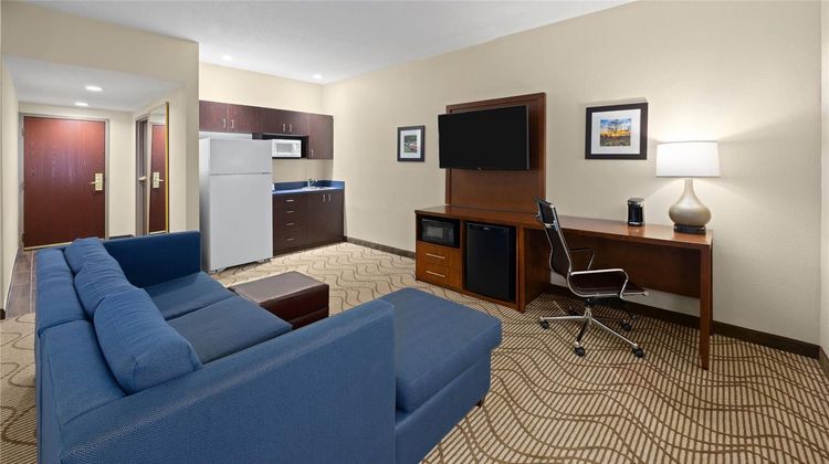 Wingate by Wyndham Buckhannon Suite
