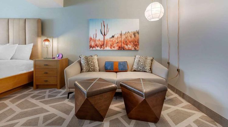 La Quinta Inn & Suites Tempe University Room