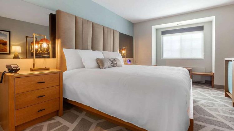 La Quinta Inn & Suites Tempe University Room