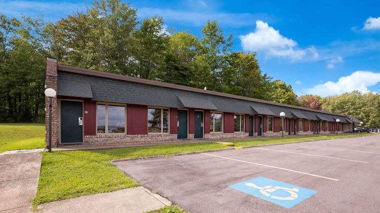 <b>Travelodge by Wyndham Emlenton Exterior</b>. Images powered by <a href="https://iceportal.shijigroup.com/" title="IcePortal" target="_blank">IcePortal</a>.