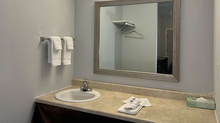 Baymont by Wyndham Ridgecrest Room