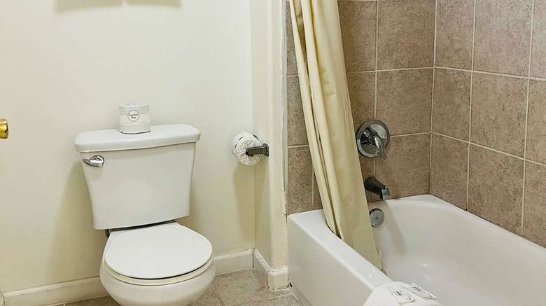 <b>Baymont by Wyndham Ridgecrest Room</b>. Images powered by <a href="https://iceportal.shijigroup.com/" title="IcePortal" target="_blank">IcePortal</a>.