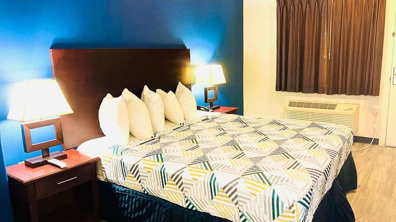 <b>Baymont by Wyndham Ridgecrest Room</b>. Images powered by <a href="https://iceportal.shijigroup.com/" title="IcePortal" target="_blank">IcePortal</a>.