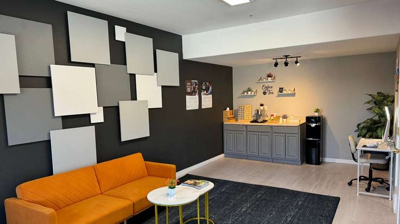 <b>Baymont by Wyndham Ridgecrest Lobby</b>. Images powered by <a href="https://iceportal.shijigroup.com/" title="IcePortal" target="_blank">IcePortal</a>.
