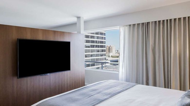 <b>The James Hotel Room</b>. Images powered by <a href="https://iceportal.shijigroup.com/" title="IcePortal" target="_blank">IcePortal</a>.