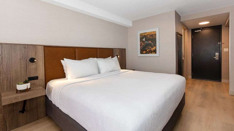 Valhalla Inn Thunder Bay Room