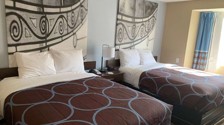 <b>Super 8 by Wyndham Joliet Room</b>. Images powered by <a href="https://iceportal.shijigroup.com/" title="IcePortal" target="_blank">IcePortal</a>.