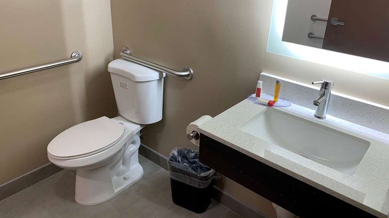 <b>Super 8 by Wyndham Joliet Room</b>. Images powered by <a href="https://iceportal.shijigroup.com/" title="IcePortal" target="_blank">IcePortal</a>.
