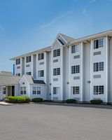 Super 8 by Wyndham Joliet