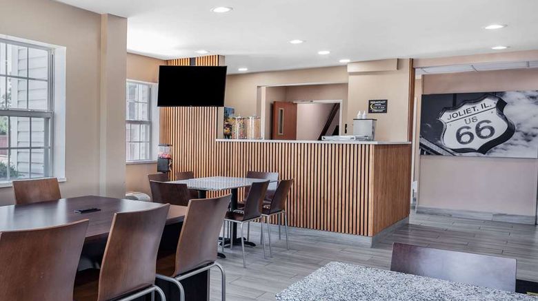<b>Super 8 by Wyndham Joliet Other</b>. Images powered by <a href="https://iceportal.shijigroup.com/" title="IcePortal" target="_blank">IcePortal</a>.