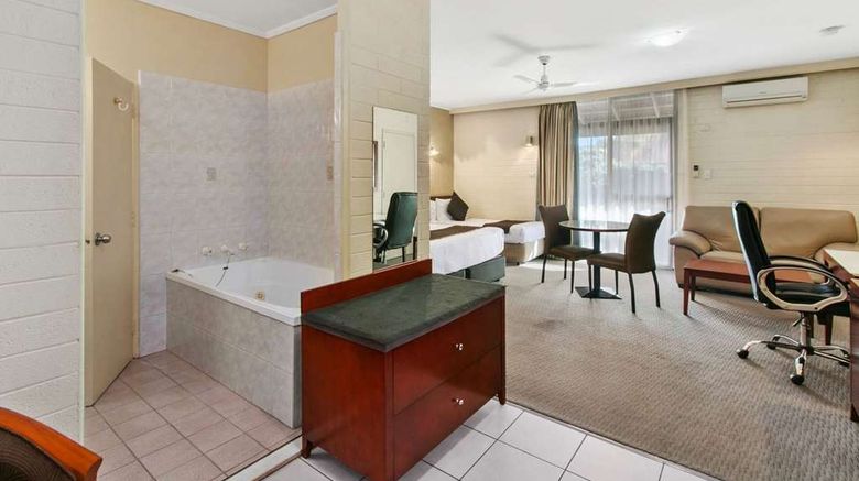 <b>Comfort Inn Whyalla Room</b>. Images powered by <a href="https://iceportal.shijigroup.com/" title="IcePortal" target="_blank">IcePortal</a>.