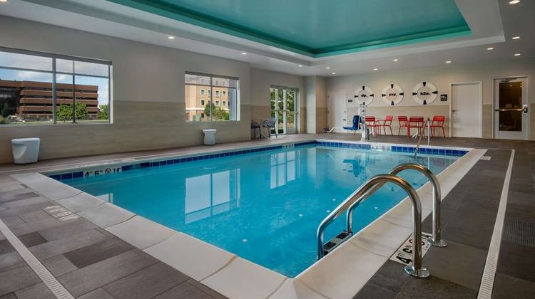 Tru by Hilton Merrillville Pool