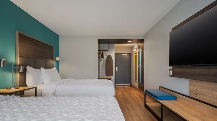 Tru by Hilton Merrillville Room