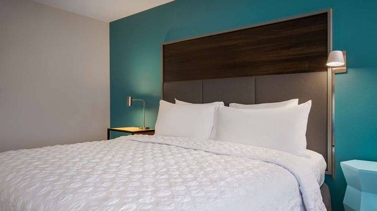 Tru by Hilton Merrillville Room