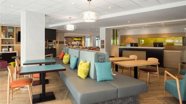 Home2 Suites by Hilton Quebec City Lobby