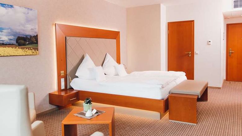 <b>Ringhotel Teutoburger Wald Room</b>. Images powered by <a href="https://iceportal.shijigroup.com/" title="IcePortal" target="_blank">IcePortal</a>.