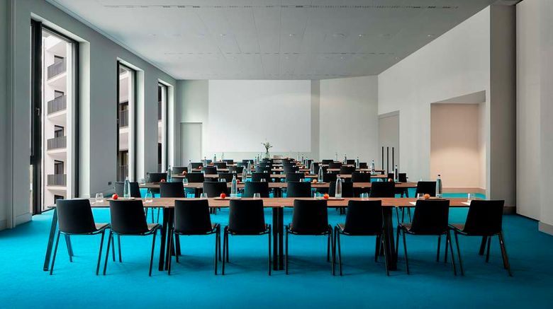 <b>NH Collection Frankfurt Spin Tower Meeting</b>. Images powered by <a href="https://iceportal.shijigroup.com/" title="IcePortal" target="_blank">IcePortal</a>.