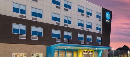Tru by Hilton Janesville Exterior