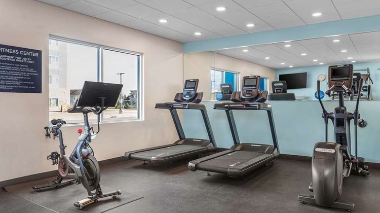 Tru by Hilton Janesville Health