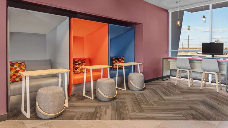 <b>Tru by Hilton Janesville Meeting</b>. Images powered by <a href="https://iceportal.shijigroup.com/" title="IcePortal" target="_blank">IcePortal</a>.