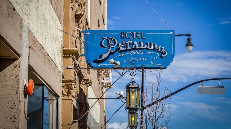 Hotel Petaluma, Tapestry Coll by Hilton Exterior
