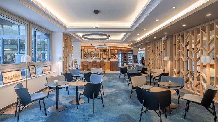 DoubleTree by Hilton Paris Bougival Lobby