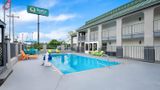 Quality Inn & Suites Pool