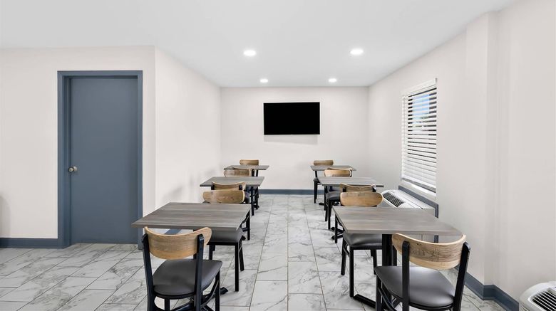 <b>Quality Inn & Suites Restaurant</b>. Images powered by <a href="https://iceportal.shijigroup.com/" title="IcePortal" target="_blank">IcePortal</a>.