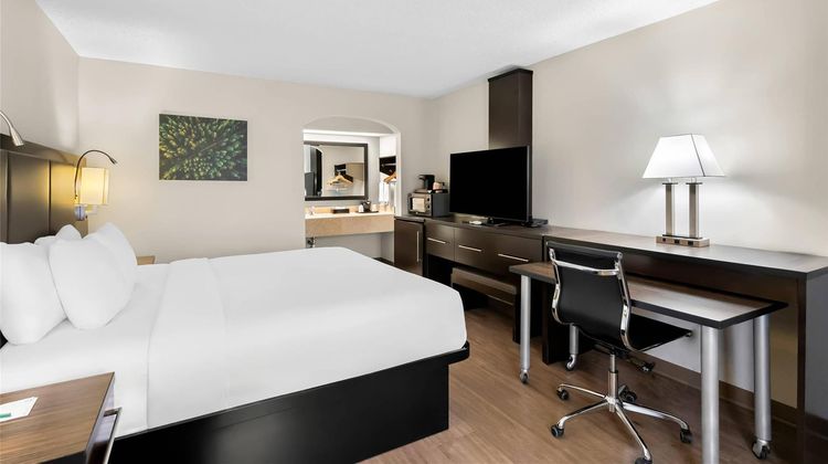Quality Inn & Suites Room
