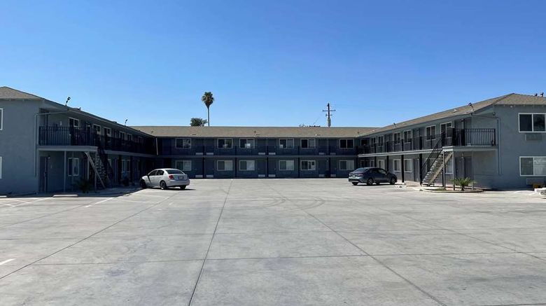 <b>Super 8 by Wyndham Bakersfield Exterior</b>. Images powered by <a href="https://iceportal.shijigroup.com/" title="IcePortal" target="_blank">IcePortal</a>.