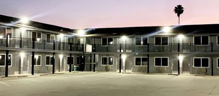 Super 8 by Wyndham Bakersfield Exterior