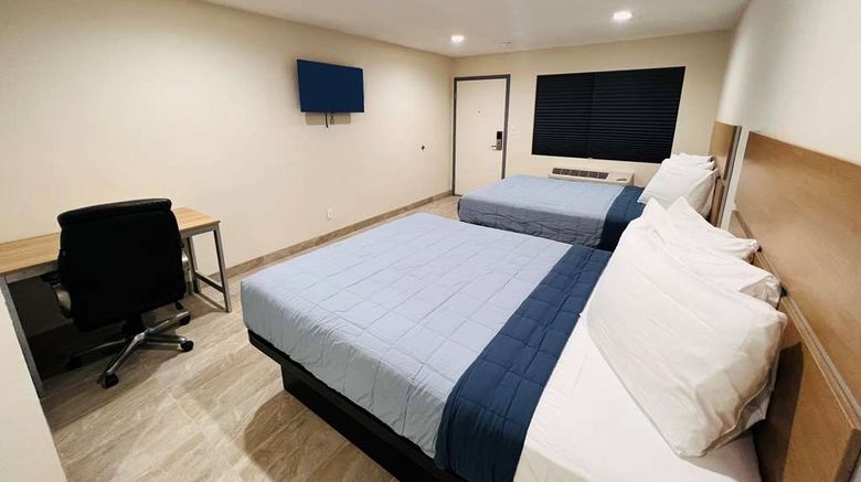 <b>Super 8 by Wyndham Bakersfield Room</b>. Images powered by <a href="https://iceportal.shijigroup.com/" title="IcePortal" target="_blank">IcePortal</a>.