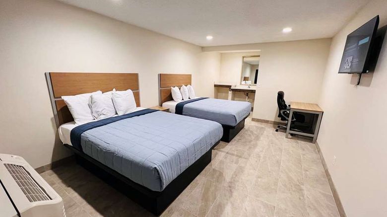 <b>Super 8 by Wyndham Bakersfield Room</b>. Images powered by <a href="https://iceportal.shijigroup.com/" title="IcePortal" target="_blank">IcePortal</a>.