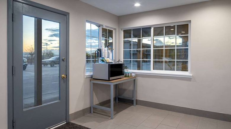 <b>Super 8 by Wyndham Bakersfield Lobby</b>. Images powered by <a href="https://iceportal.shijigroup.com/" title="IcePortal" target="_blank">IcePortal</a>.