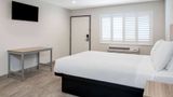 Super 8 by Wyndham Bakersfield Suite