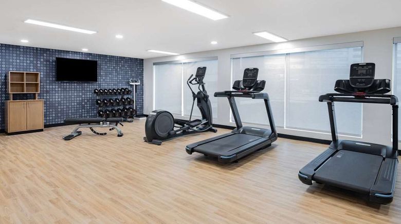 <b>La Quinta Inn & Suites Rosemont/O'Hare Health</b>. Images powered by <a href="https://iceportal.shijigroup.com/" title="IcePortal" target="_blank">IcePortal</a>.