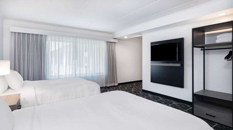 <b>La Quinta Inn & Suites Rosemont/O'Hare Suite</b>. Images powered by <a href="https://iceportal.shijigroup.com/" title="IcePortal" target="_blank">IcePortal</a>.