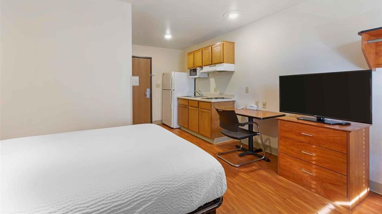<b>Extended Stay America Phoenix I-10 West Room</b>. Images powered by <a href="https://iceportal.shijigroup.com/" title="IcePortal" target="_blank">IcePortal</a>.