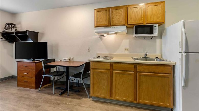 <b>Extended Stay America Select Phoenix Room</b>. Images powered by <a href="https://iceportal.shijigroup.com/" title="IcePortal" target="_blank">IcePortal</a>.
