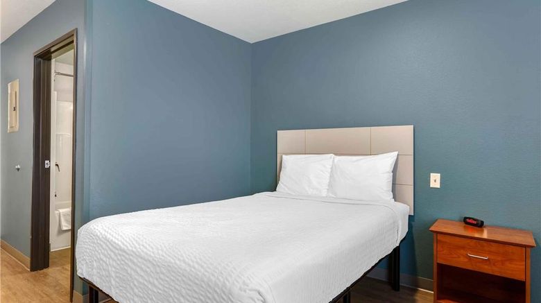<b>Extended Stay America Select Phoenix Room</b>. Images powered by <a href="https://iceportal.shijigroup.com/" title="IcePortal" target="_blank">IcePortal</a>.